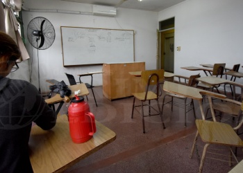 Inició paro universitario por salarios “congelados”, con fuerte impacto en Misiones