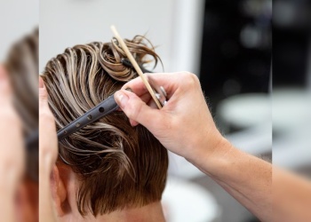 Estilistas revelan los tonos de pelo que favorecen a mujeres mayores de 60 años