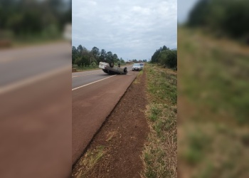 Colisión y vuelco dejó un herido grave en Guaraní