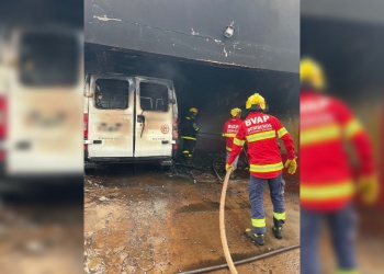 Se incendió un vehículo escolar en Apóstoles
