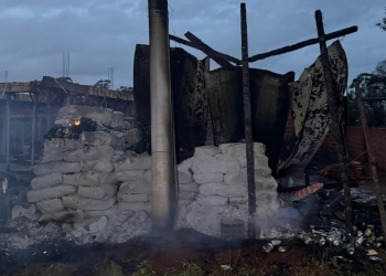 Incendio consumió un obrador y se cobró la vida de un hombre en Posadas