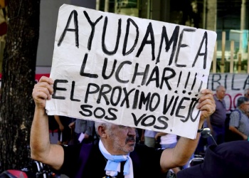 El sistema previsional argentino “ya explotó” y los jubilados “pagan el superávit fiscal con su vida”
