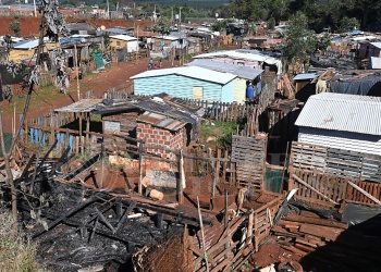 Violencia en La Olla: dos casas calcinadas y una joven apuñalada en estado crítico