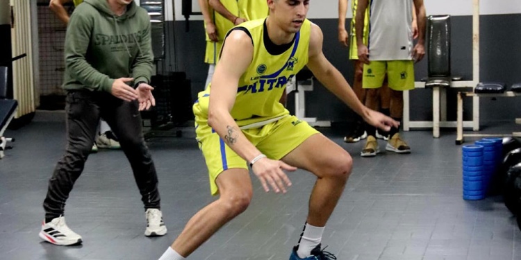 NO PIERDE TIEMPO. El Auriazul busca llegar en la mejor forma al torneo.