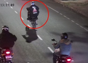 Fue identificado haciendo maniobras peligrosas con su moto a través del 911 y terminó detenido