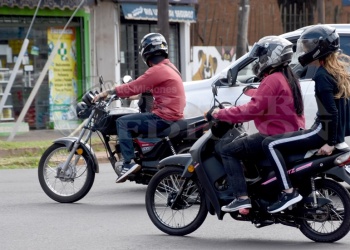 “Ineficaz”: Suma rechazos el proyecto del QR visible en chalecos de motociclistas