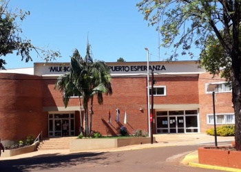 Puerto Esperanza: el Ejecutivo acusa al Concejo de contrataciones irregulares