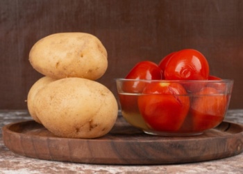 Revelan que hubo un tomate en los orígenes evolutivos de la papa