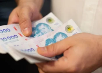 Récord de endeudamiento y más trabas para acceder al crédito: crece la presión sobre los hogares