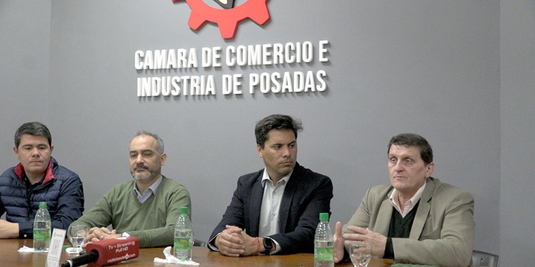 POTENCIAR EL CONSUMO. La apuesta del Gobierno provincial, bancos y comerciantes.