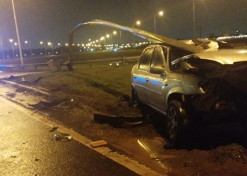 Falleció conductor tras despistar e impactar con un poste de luz en el acceso sur