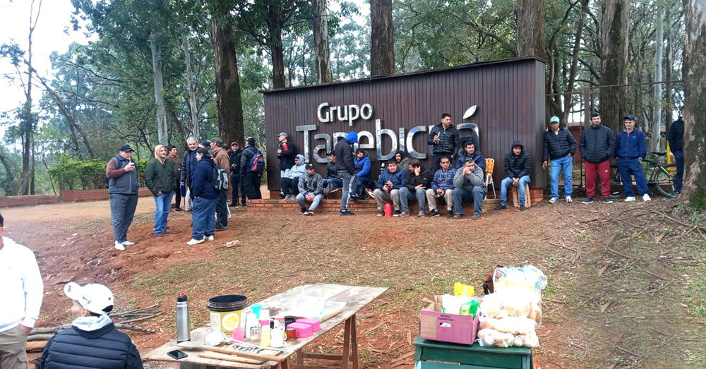 Crisis en Tapebicuá: trabajadores acampan y rechazan otra oferta del 30%