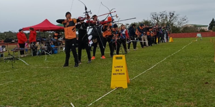LA MIRA EN EL BLANCO. Los arqueros compitieron en Aristóbulo del Valle.