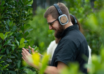 DJ cordobés visitó Misiones y creó música con una planta de yerba mate