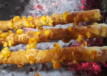 Vendedores de caburé mantienen precios pese a la suba de insumos