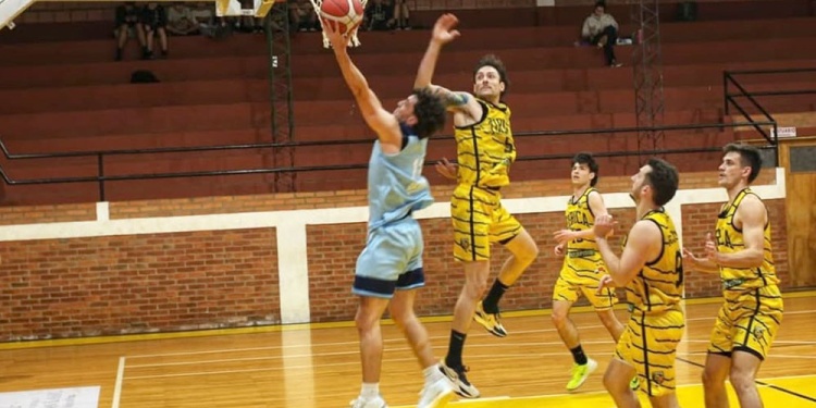 EN LO MÁS ALTO. OTC lidera el torneo, pero hoy puede ser alcanzado por Mitre.