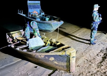 Garuhapé: hallaron una canoa con 332 kilos de marihuana