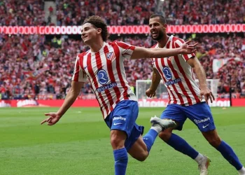 La Liga: Atlético de Madrid goleó 5-2 al Real Madrid, con dos goles de Julián Álvarez