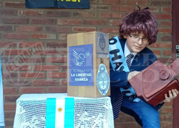 Video: niño de Misiones se disfrazó de “Milei” en la semana del Estudiante y pide conocer al presidente de la Nación