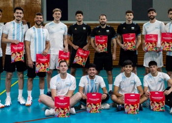 Con el misionero Gustavo Maciel, Argentina inicia su camino en el Mundial de vóley