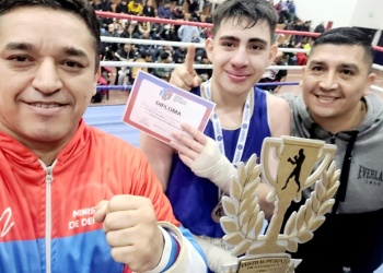 Noche de puños en Cerro Azul