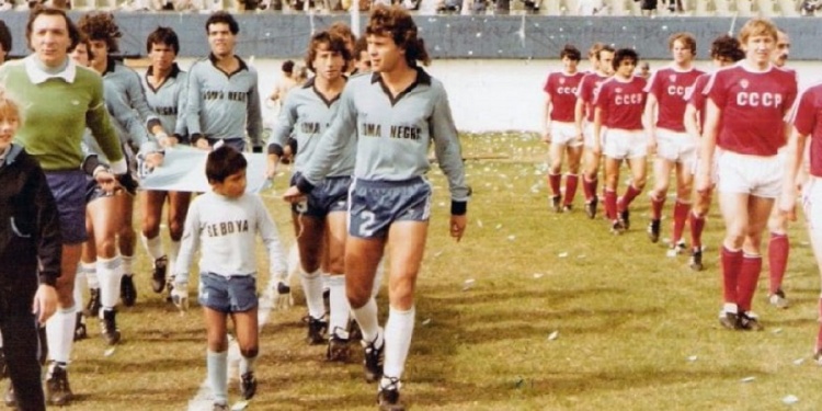 RECUERDO INCREÍBLE. El 17 de abril de 1982 el Club Loma Negra se enfrentó a la selección de la Unión Soviética y le ganó 1 a 0; en uno de los partidos más insólitos y a la vez históricos del fútbol argentino.