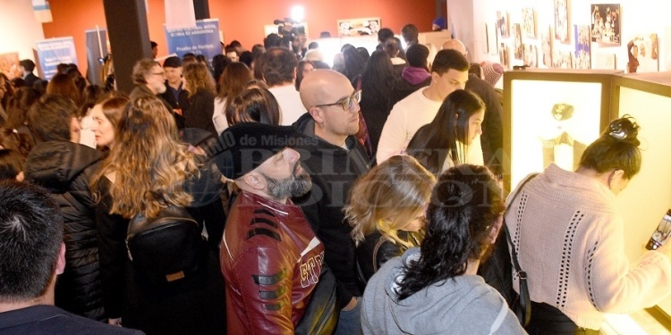 COREA EN MISIONES. Un gran marco de público se dio cita para disfrutar de la muestra interactiva organizada por el Centro Cultural Coreano en Argentina, que permanecerá abierta hasta el 28 de septiembre en el museo Juan Yaparí de Posadas.