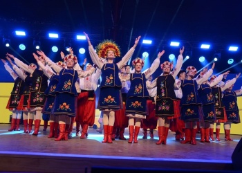 Un viernes de ritmo y color se vivió en la Fiesta del Inmigrante