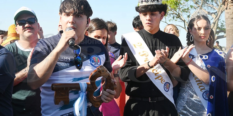 Color, ritmo y tradición: así arrancó la Estudiantina 2024 en Posadas