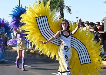 Color, ritmo y tradición: así arrancó la Estudiantina 2024 en Posadas