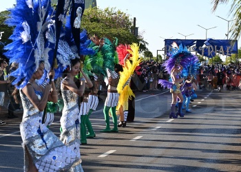 Color, ritmo y tradición: así arrancó la Estudiantina 2024 en Posadas