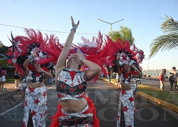 Color, ritmo y tradición: así arrancó la Estudiantina 2024 en Posadas