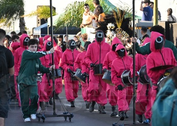 Color, ritmo y tradición: así arrancó la Estudiantina 2024 en Posadas