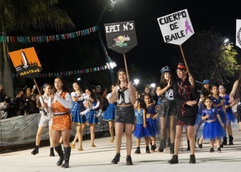 “La Estudiantina de Apóstoles crece año a año y ya congrega a unos 1200 estudiantes secundarios”