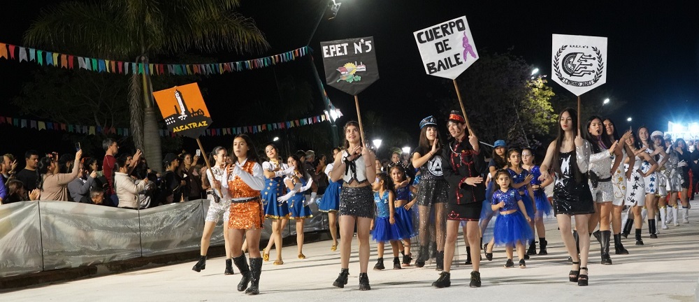 “La Estudiantina de Apóstoles crece año a año y ya congrega a unos 1200 estudiantes secundarios”