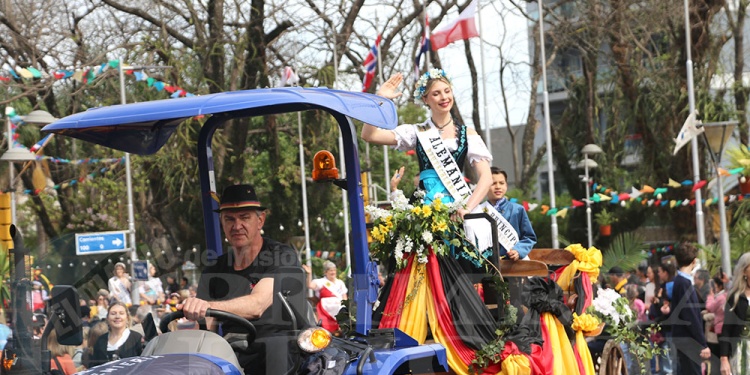 La Fiesta Nacional del Inmigrante continúa este domingo con actividades para todas las edades