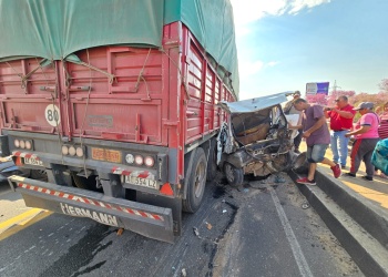 Video: impactante choque en cadena sobre el puente General Belgrano deja varios heridos y un vehículo al borde del precipicio