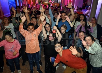 Jóvenes festejaron la primavera con alegría, baile e inclusión