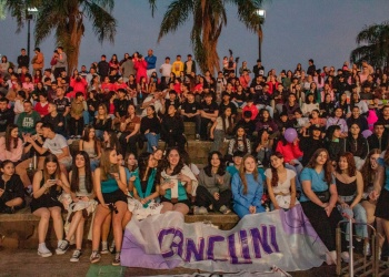 Se encendió la fiesta de los estudiantes en Alem: lanzaron la Estudiantina 2025