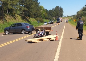 Dos de Mayo: un motociclista resultó herido tras chocar con un auto