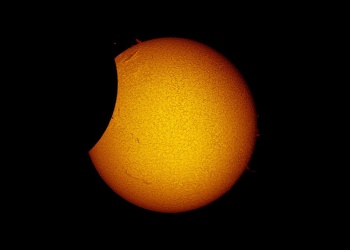 El último eclipse del año se oculta en la Antártida