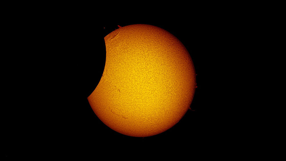 El último eclipse del año se oculta en la Antártida