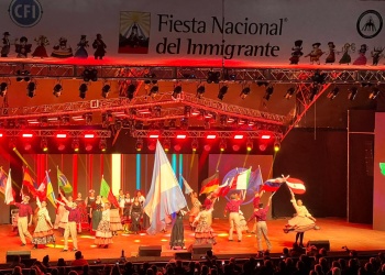Lluvia, legado y tradición en el inicio de la Fiesta del Inmigrante en Oberá