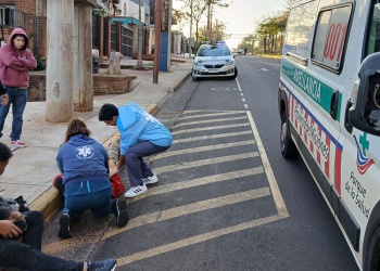 Buscan a conductor de un Peugeot blanco que se fugó tras embestir a una moto