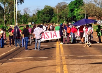 Corte de la ruta 12 en Montecarlo contra el ajuste