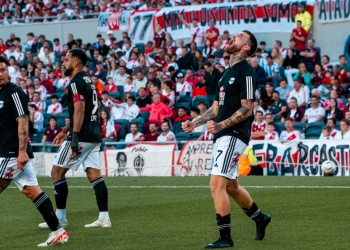 No tocó fondo: Riestra acentuó el mal presente de River con un triunfazo “Monumental”