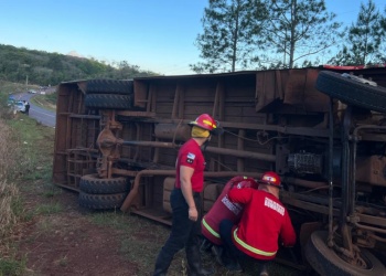 El despiste y vuelco en Campo Ramón dejó 23 heridos, entre ellos, 11 menores
