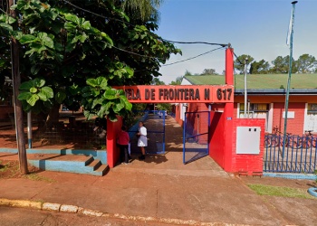 Denuncian a docente de escuela de El Soberbio por fotografiar a alumnas y alumnos