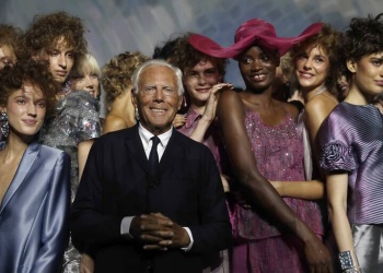 Murió Giorgio Armani, el legendario diseñador italiano, a los 91 años