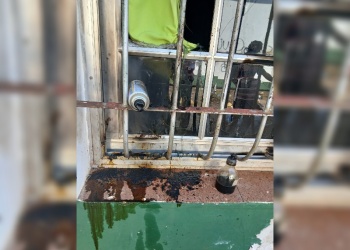 Desconocidos provocaron destrozos e iniciaron fuego en una escuela de Posadas